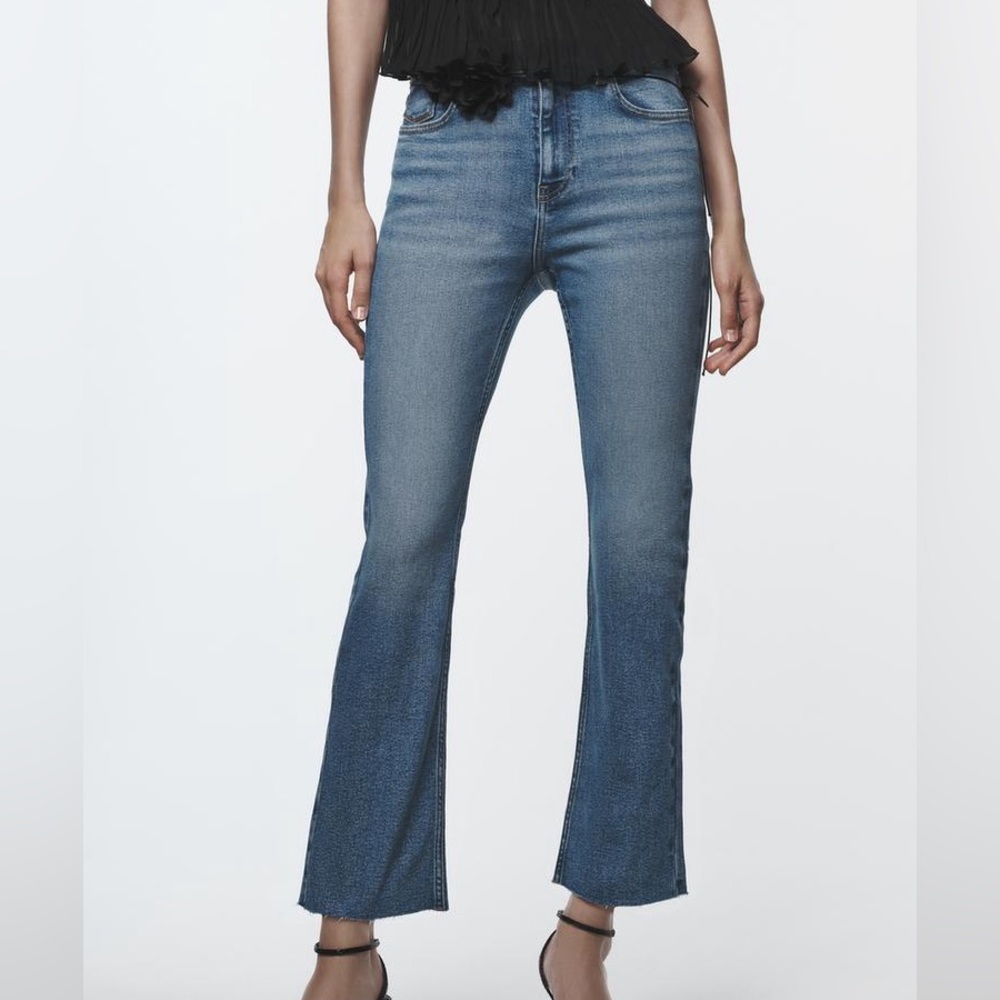 Zara High-waisted Mini Flare Jeans Size 4